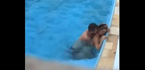  Sexo na piscina em Catolé do Rocha
